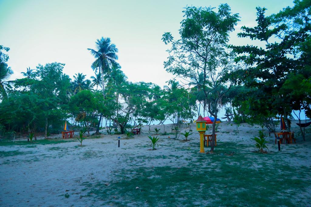 Autumn Moon Beach Cabanas Tangalle Exterior photo