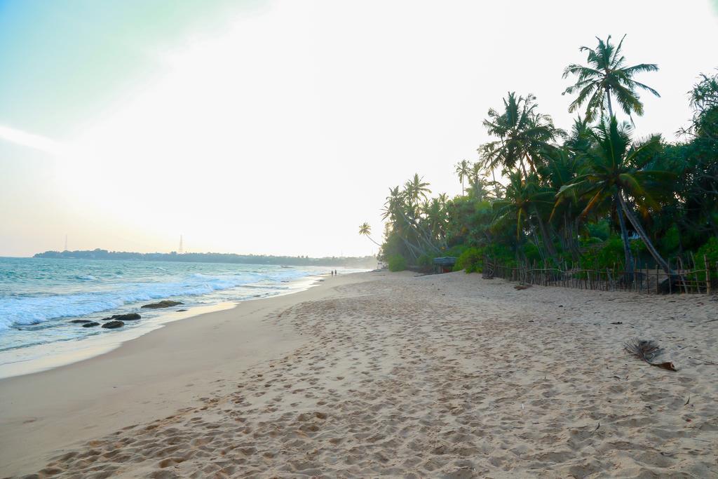 Autumn Moon Beach Cabanas Tangalle Exterior photo